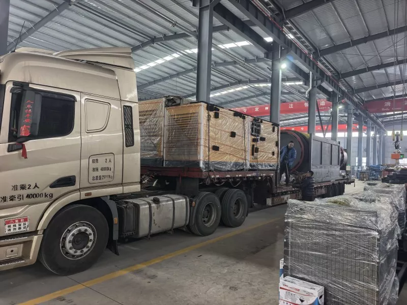 Mae Peiriannau Mwyngloddio Jinqi yn Cludo Swp o Offer Gwahanu a Chefnogi Drwm i Rwsia